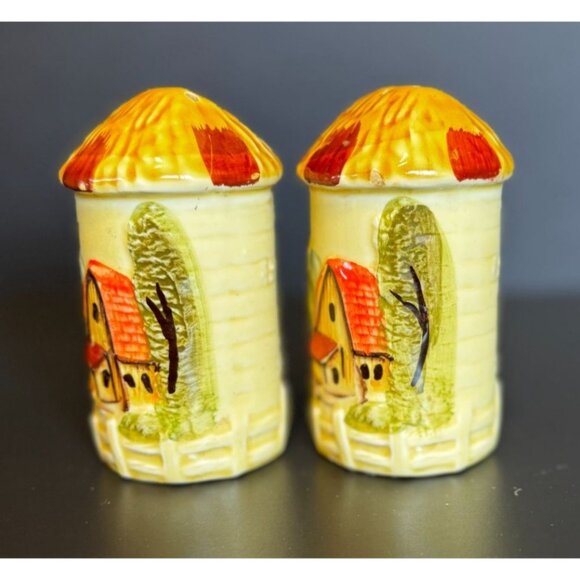 Vintage Country Farm Barn Salt & Pepper Shakers Hand Painted Ceramic Silo Design - Picture 2 of 12